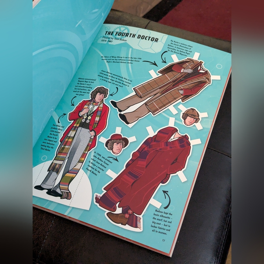 Doctor Who Paper Dolls Book - Picture 5 of 9
